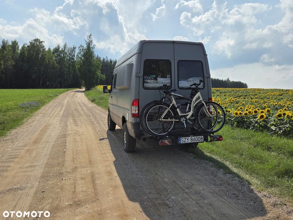 Mercedes-Benz Sprinter - 2