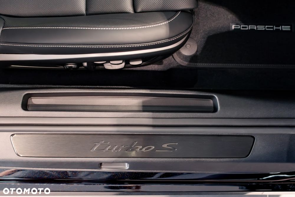 Porsche 911 Turbo S - 32