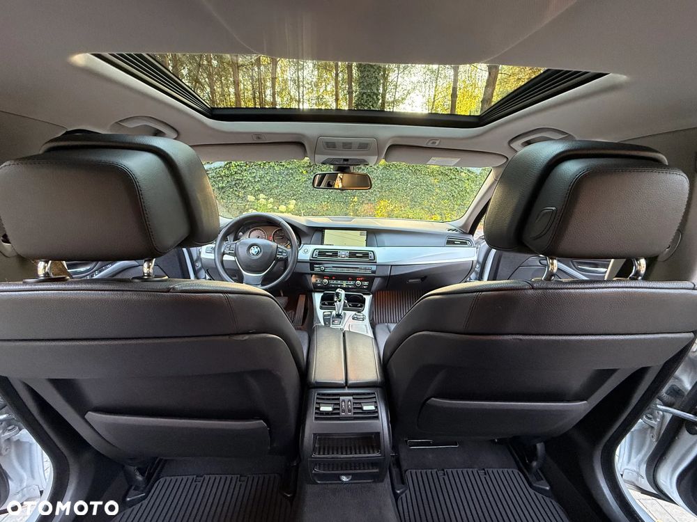 BMW Seria 5 525d - 10