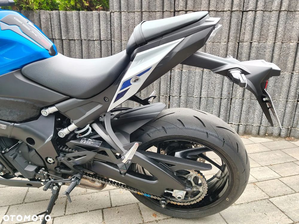 Suzuki GSX 1000 - 20