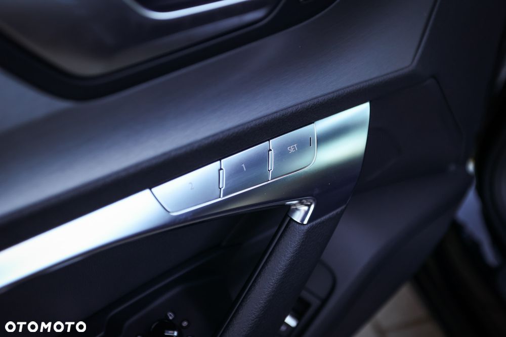 Audi A6 Avant 40 TDI S tronic S line - 19