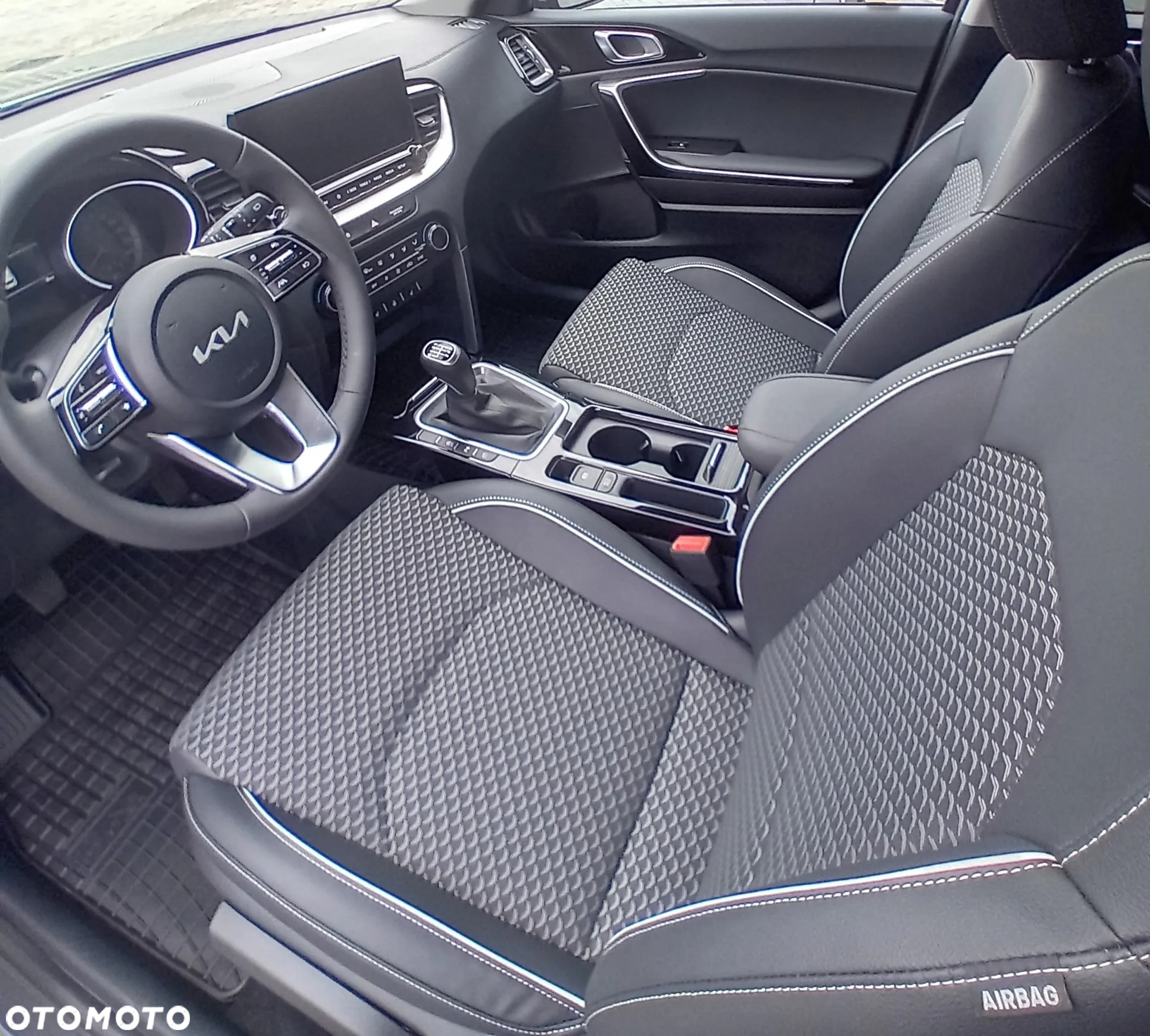 Kia Ceed - 8