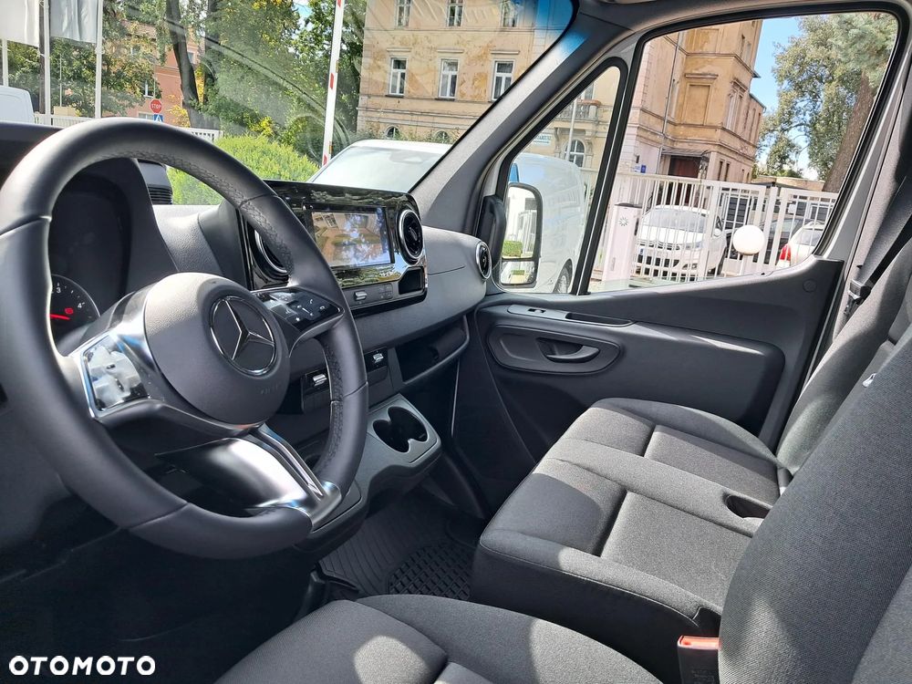 Mercedes-Benz Sprinter - 6