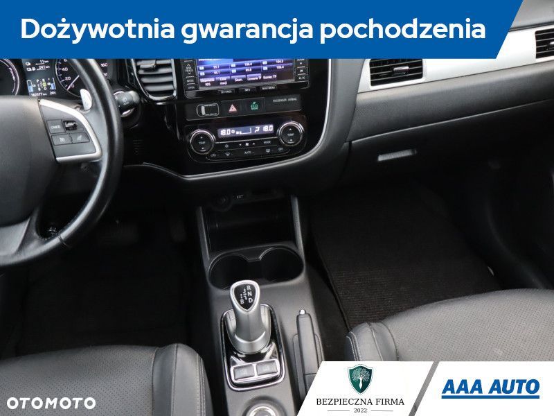 Mitsubishi Outlander - 10