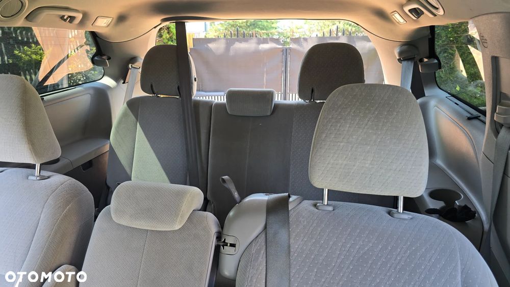 Toyota Sienna - 8