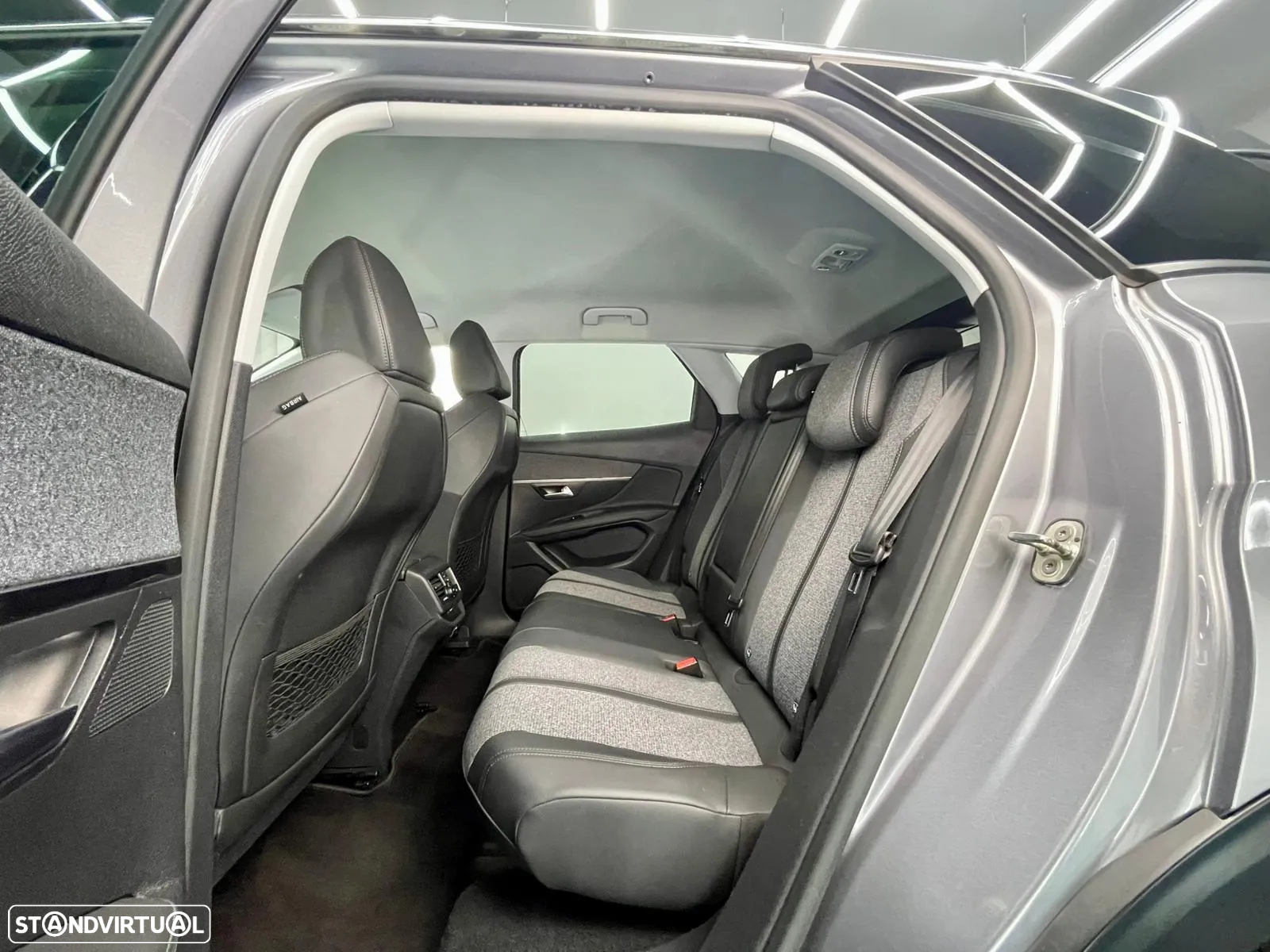 Peugeot 3008 1.6 BlueHDi Allure EAT6 J18 - 13