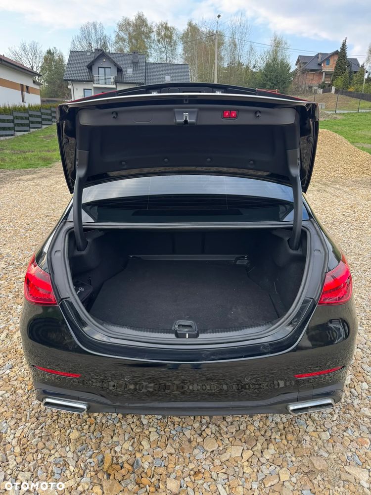 Mercedes-Benz Klasa C 300 4Matic 9G-TRONIC AMG Line - 32
