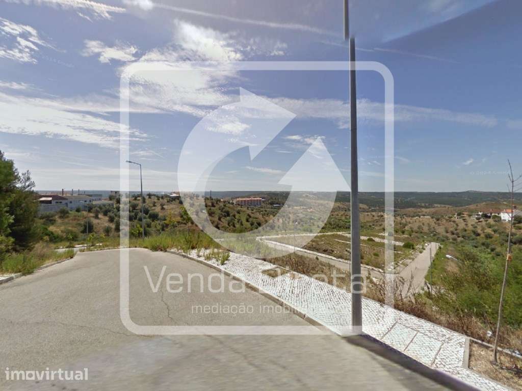 Conjunto de 24 lotes de terreno para 151 fogos dos quais 4 são para... - Grande imagem: 2/15
