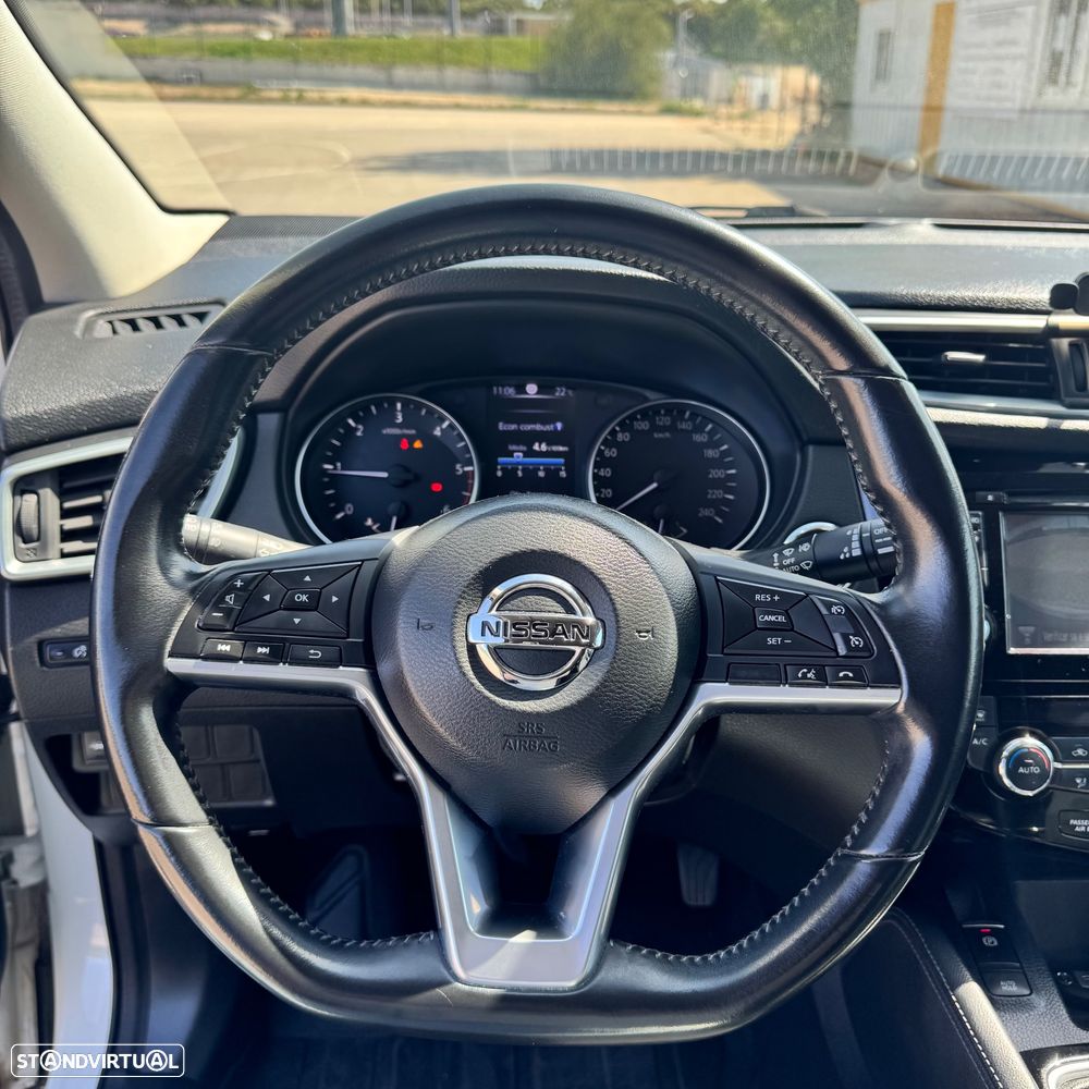 Nissan Qashqai 1.5 dCi N-Connecta J18+Led - 13