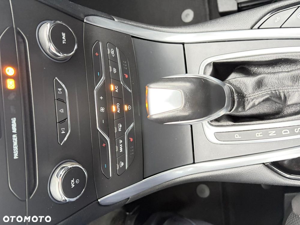 Ford S-Max 2.0 EcoBoost Titanium - 11