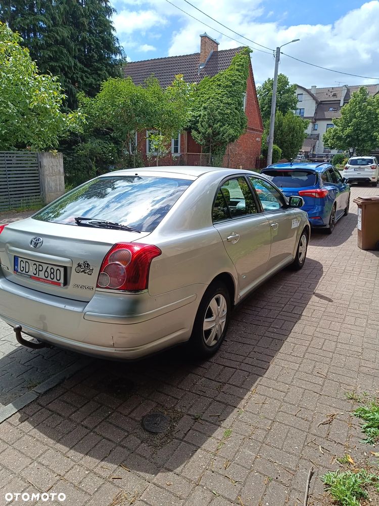 Toyota Avensis 1.8 VVT-i - 6