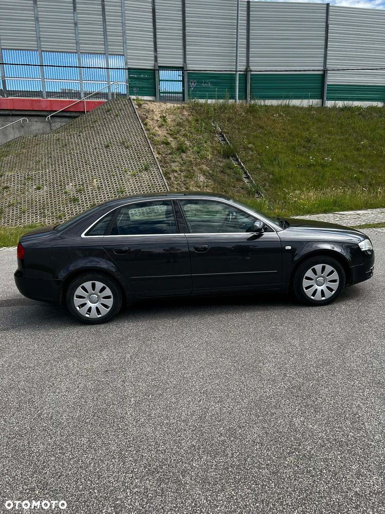 Audi A4 Limousine - 4