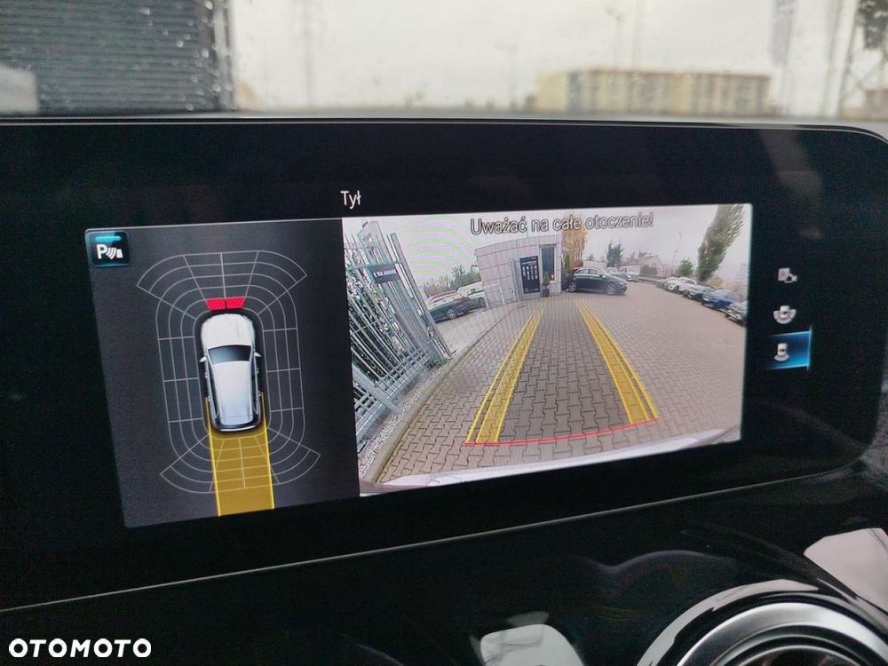 Mercedes-Benz GLB - 17