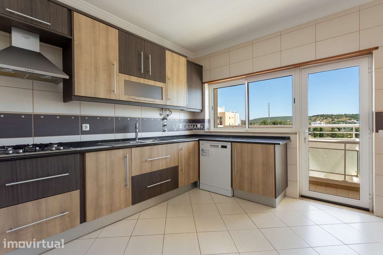 Apartamento T3 da banca com vista mar e 1 parquemaneto na cave situado - Grande imagem: 2/41