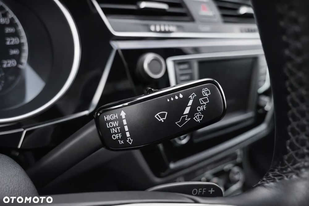 Volkswagen Touran 2.0 TDI SCR DSG Highline - 24