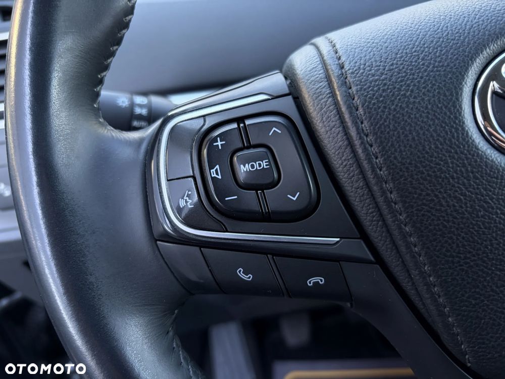 Toyota Verso 1.6 D-4D Prestige 7os - 24