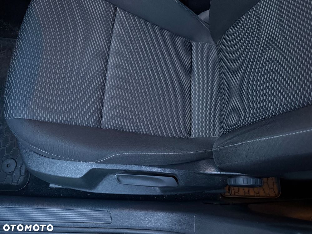 Volkswagen Golf - 17