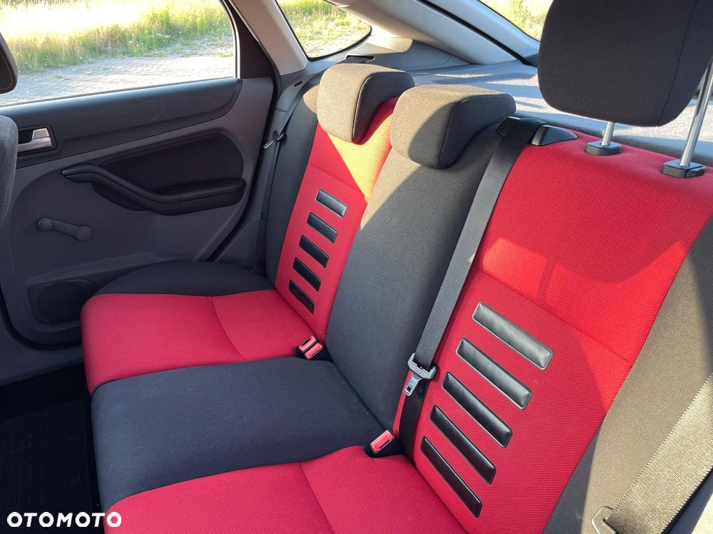 Ford Focus 1.6 Ti-VCT Trend - 11