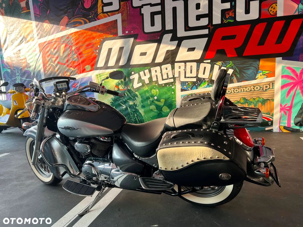 Suzuki Intruder - 23