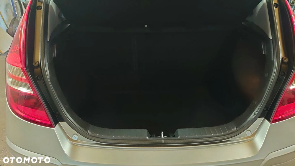 Hyundai i30 1.4 Blue Comfort - 17