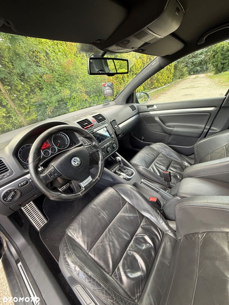 Volkswagen Golf - 5
