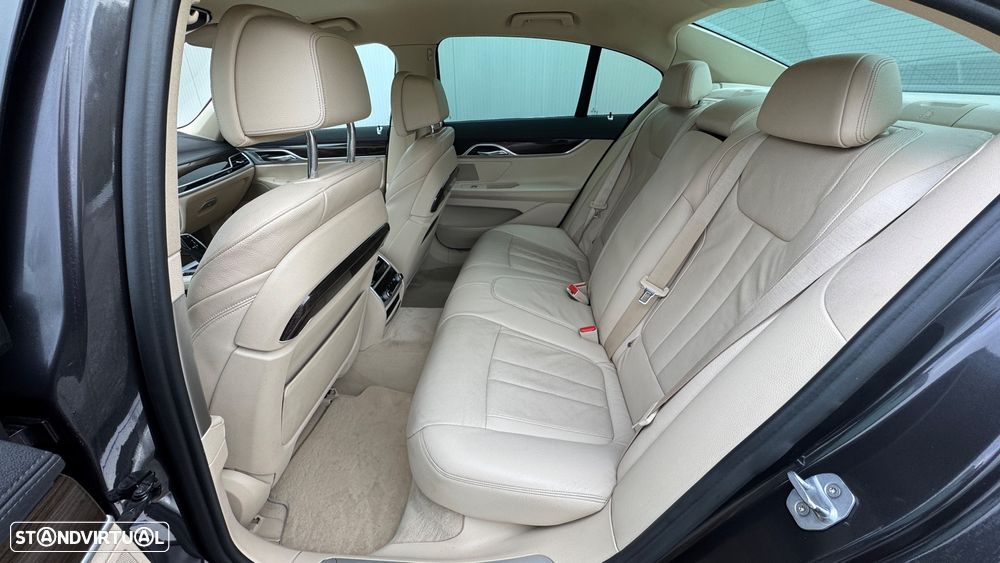 BMW 740 e iPerformance - 37