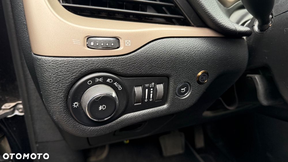 Jeep Cherokee 3.2 V6 Active Drive I Overland - 15