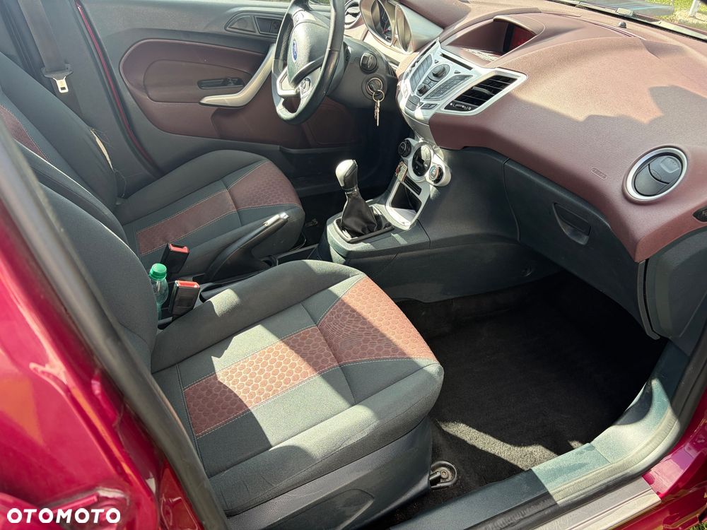 Ford Fiesta 1.6 TDCi Titanium - 9