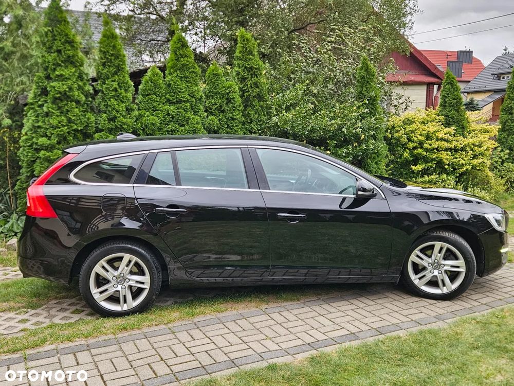 Volvo V60 T3 Momentum - 11
