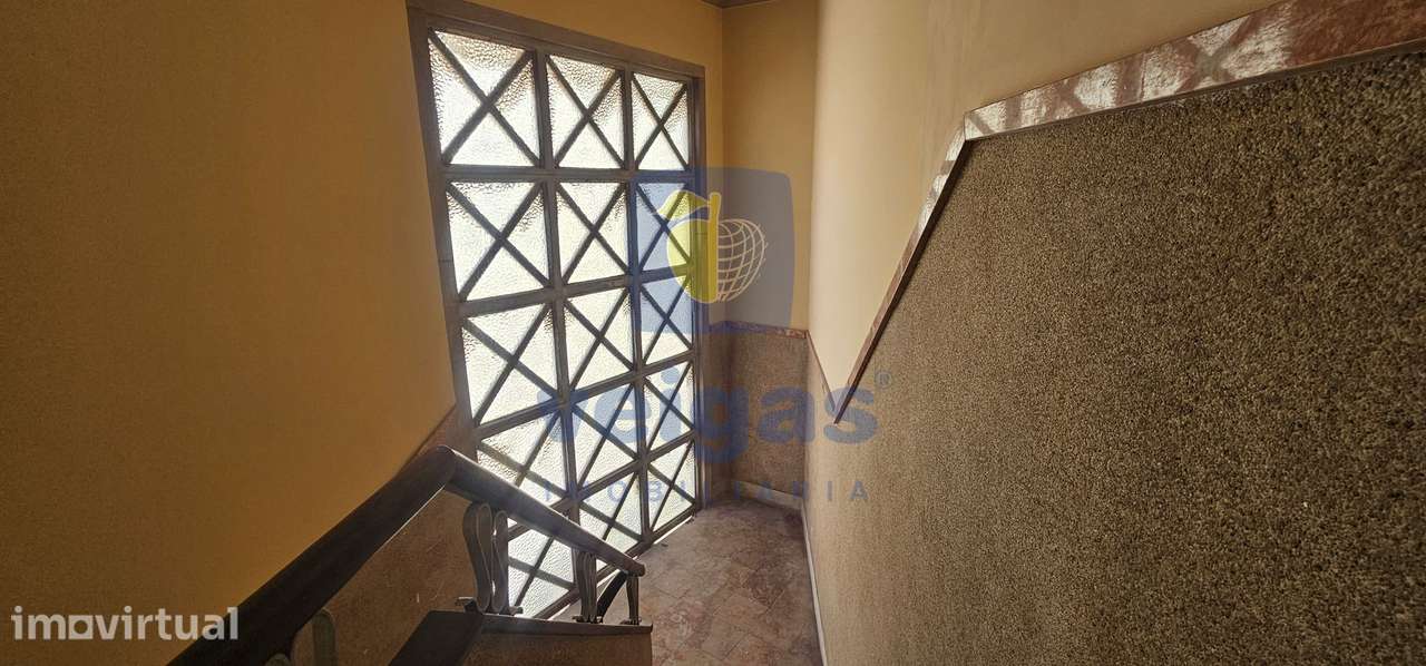 Apartamento Remodelado T2 Convertido em T1 | 2 WC | Vista Rio - Grande imagem: 3/32