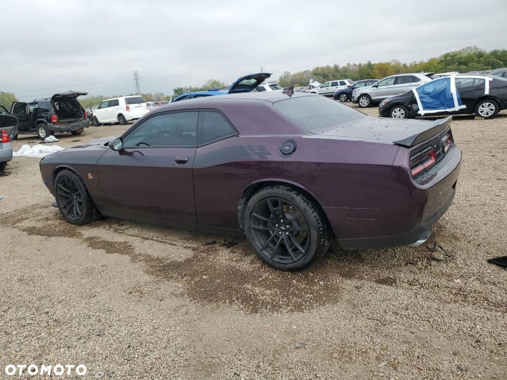 Dodge Challenger - 2