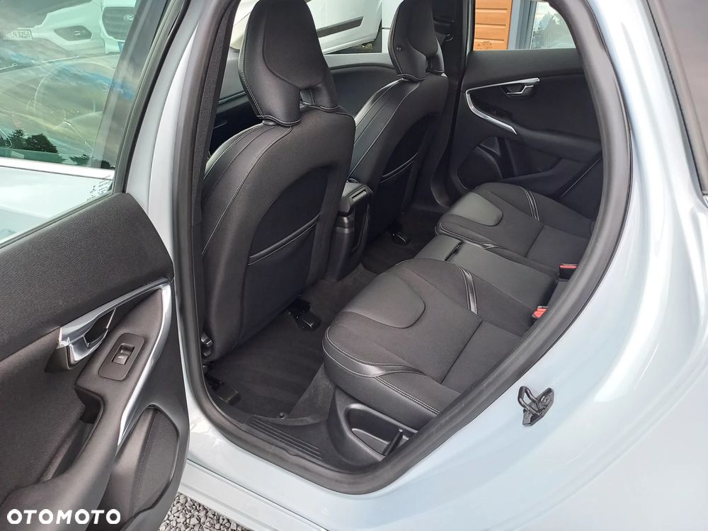 Volvo V40 D3 Momentum - 21