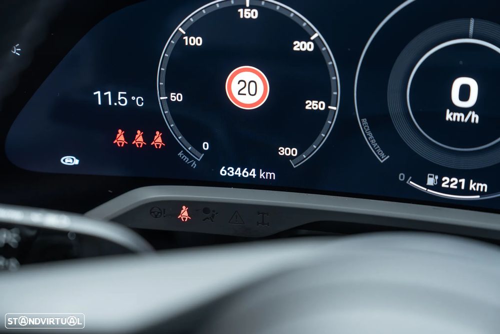 Porsche Taycan Cross Turismo 4S - 31