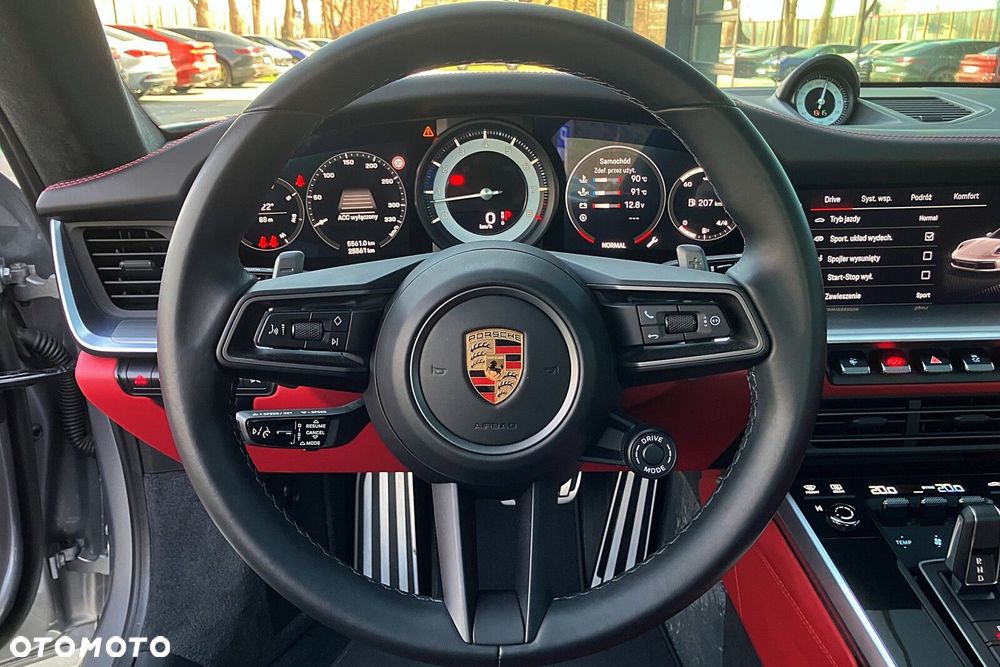 Porsche 911 Carrera - 24