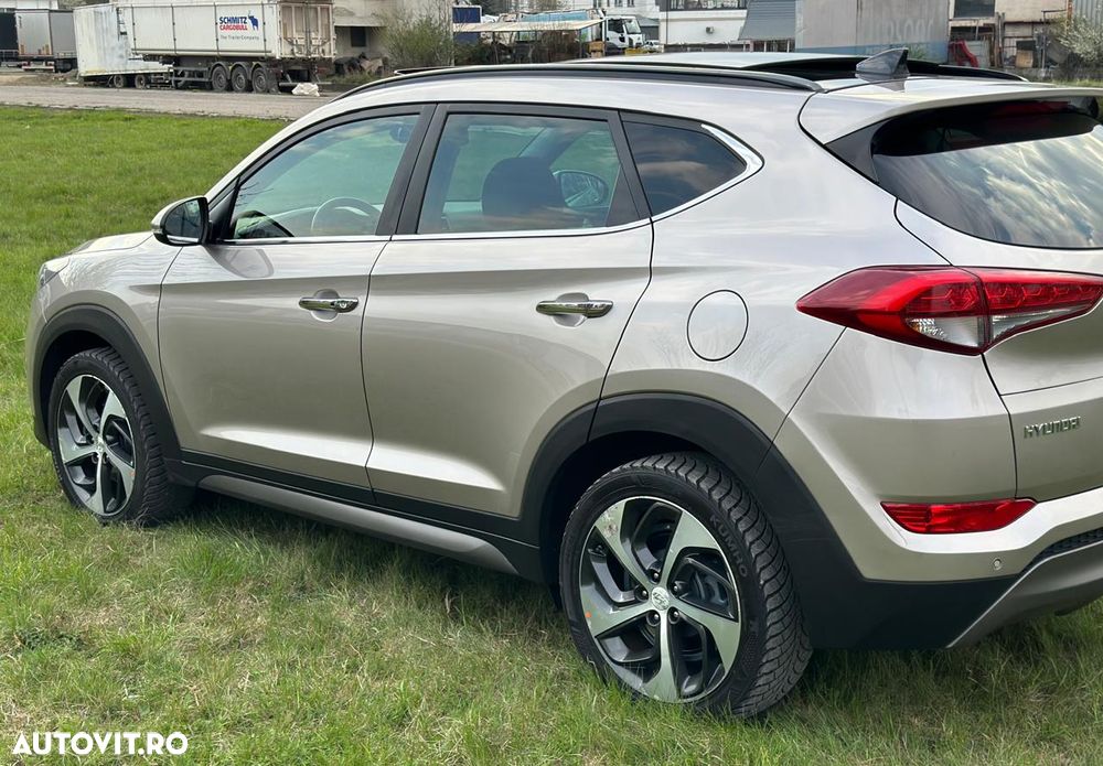 Hyundai Tucson 2.0 CRDI 4WD Automatik Style - 11