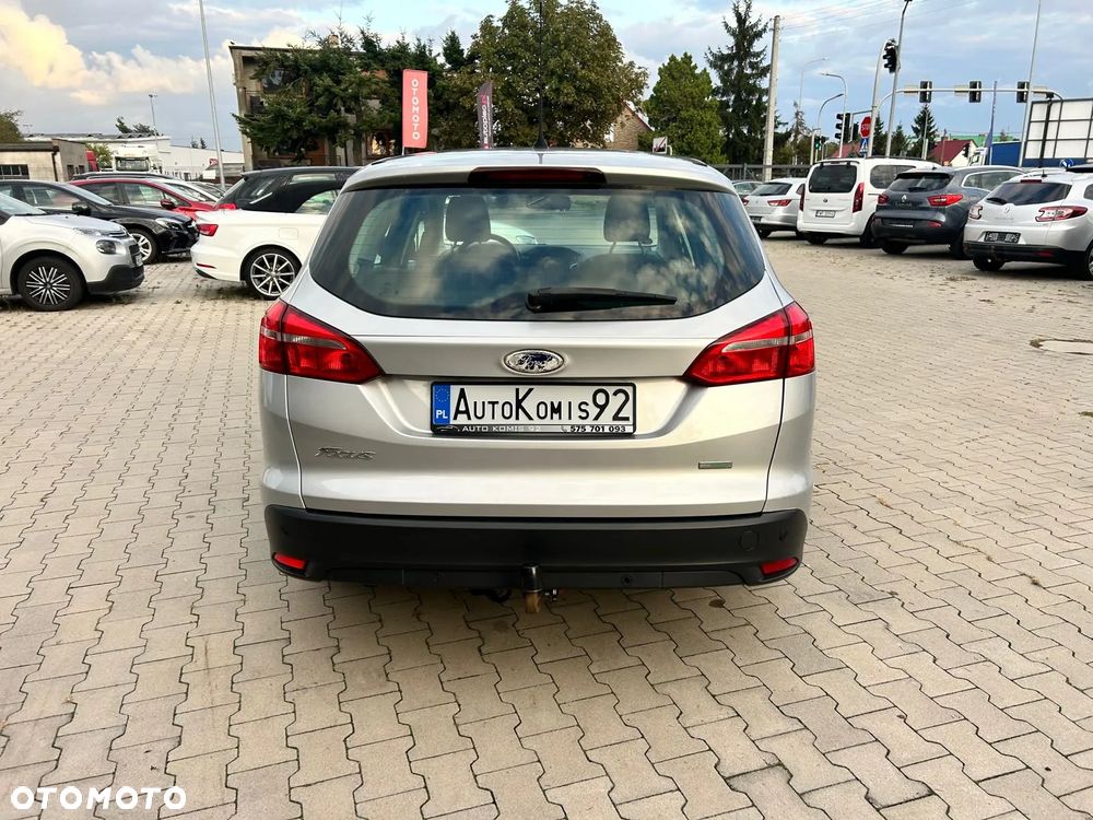 Ford Focus 1.0 EcoBoost Gold X (Trend) - 11