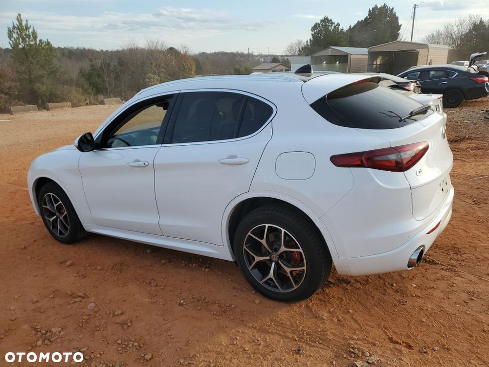 Alfa Romeo Stelvio 2.0 Turbo 16V AT8-Q4 Ti - 3