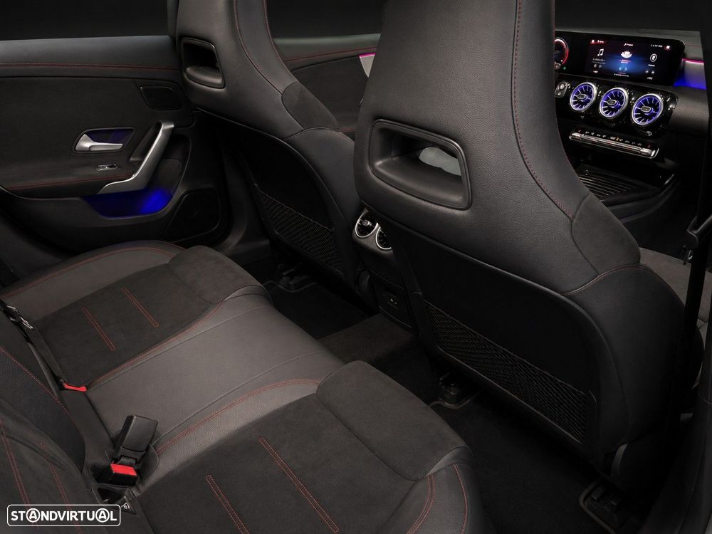 Mercedes-Benz CLA 180 7G-DCT AMG Line - 13