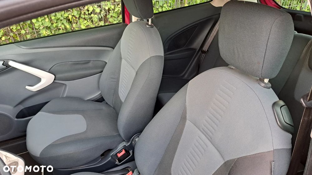 Ford KA 1.2 Titanium (air4) - 12