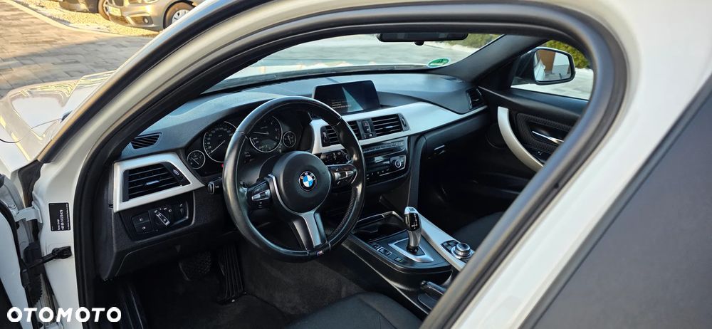 BMW Seria 3 320d xDrive Sport Line - 11