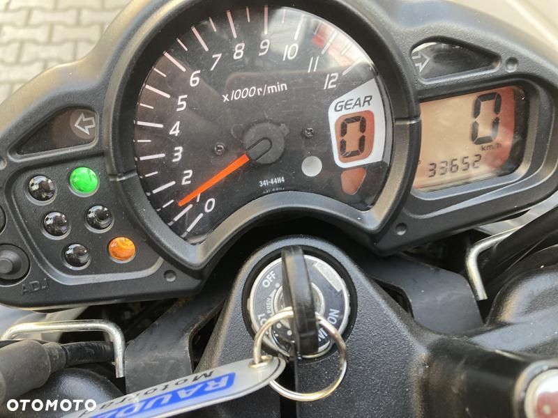 Suzuki Gladius - 5