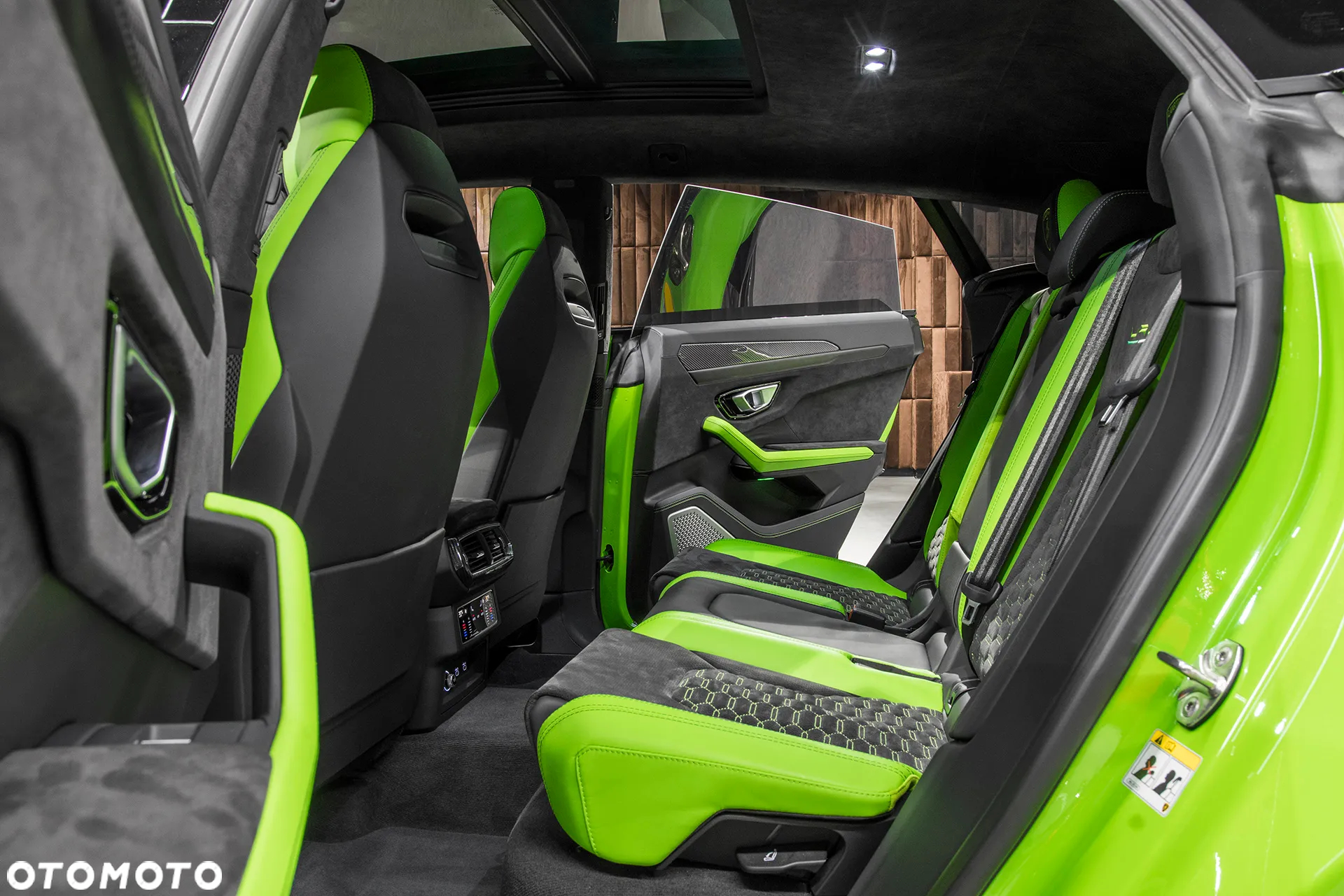 Lamborghini Urus - 10