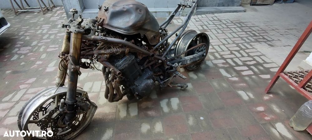 Kawasaki Z900, fabricate 2022/2024 cu daune de Incendiu - 1