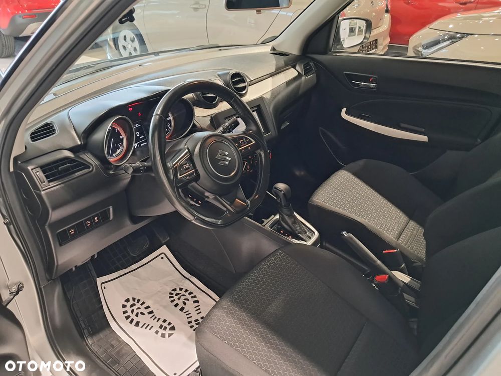 Suzuki Swift 1.2 Dualjet SHVS Premium CVT - 10