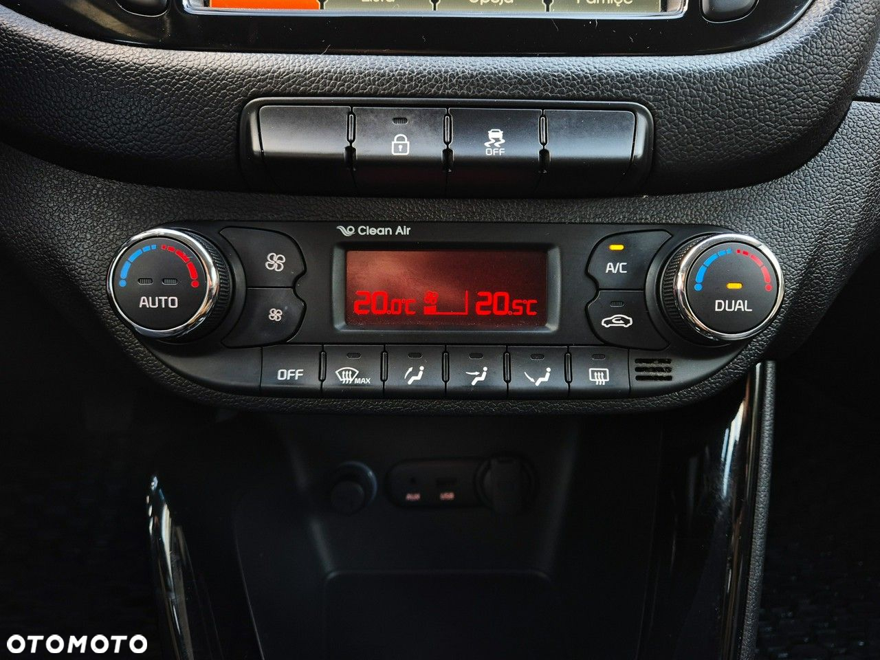 Kia Ceed - 25