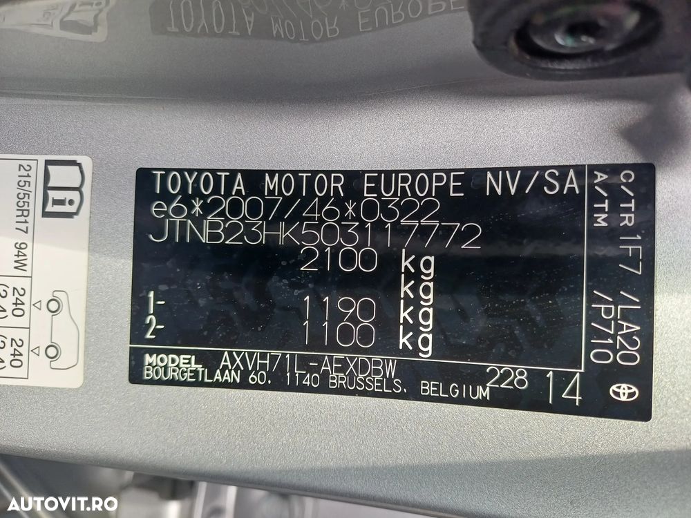 Toyota Camry 2.5 Hybrid Business - 29