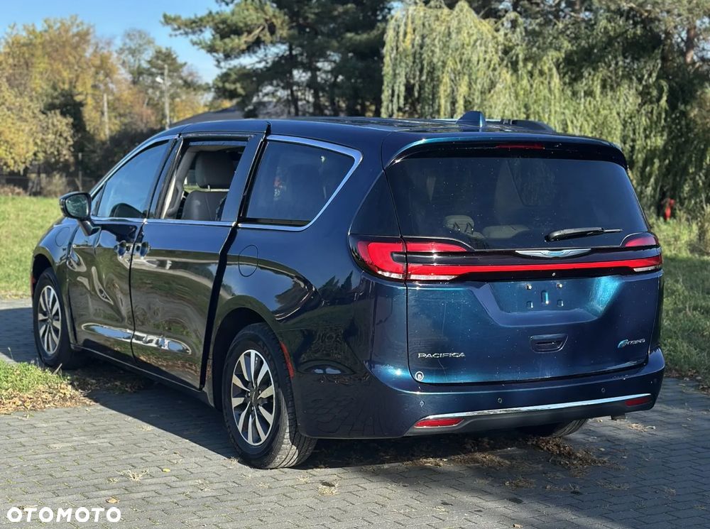 Chrysler Pacifica - 1