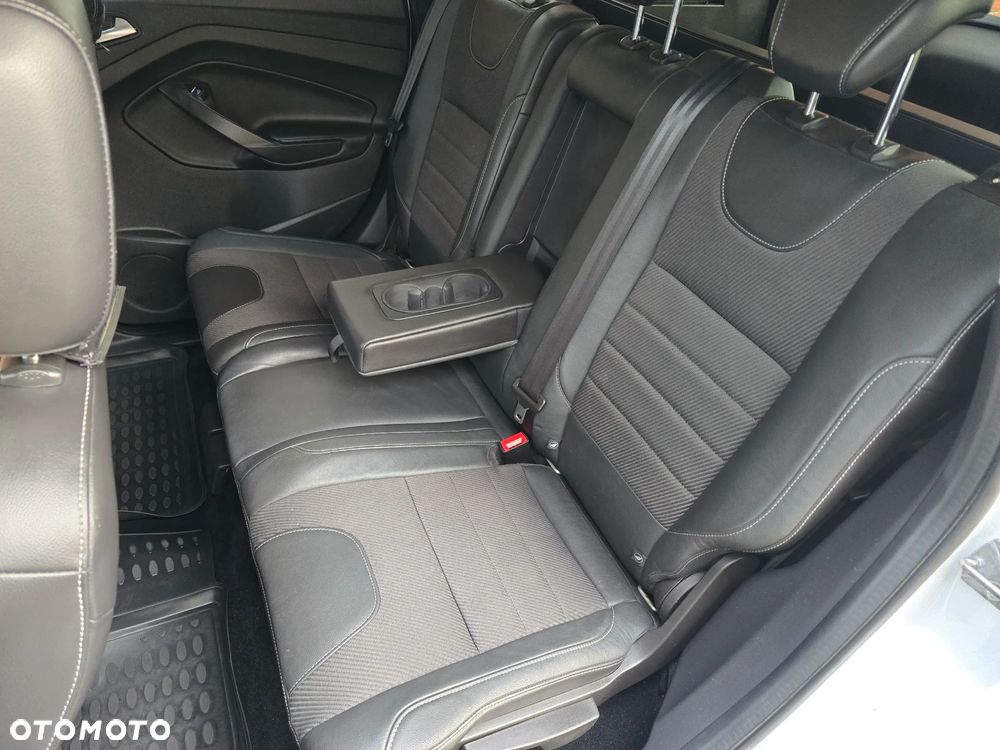 Ford Kuga 1.6 EcoBoost 2x4 Titanium - 8