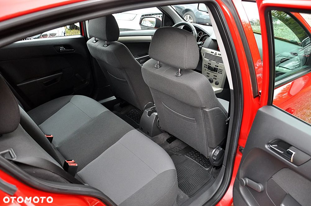 Opel Astra 1.4 Edition Plus - 26