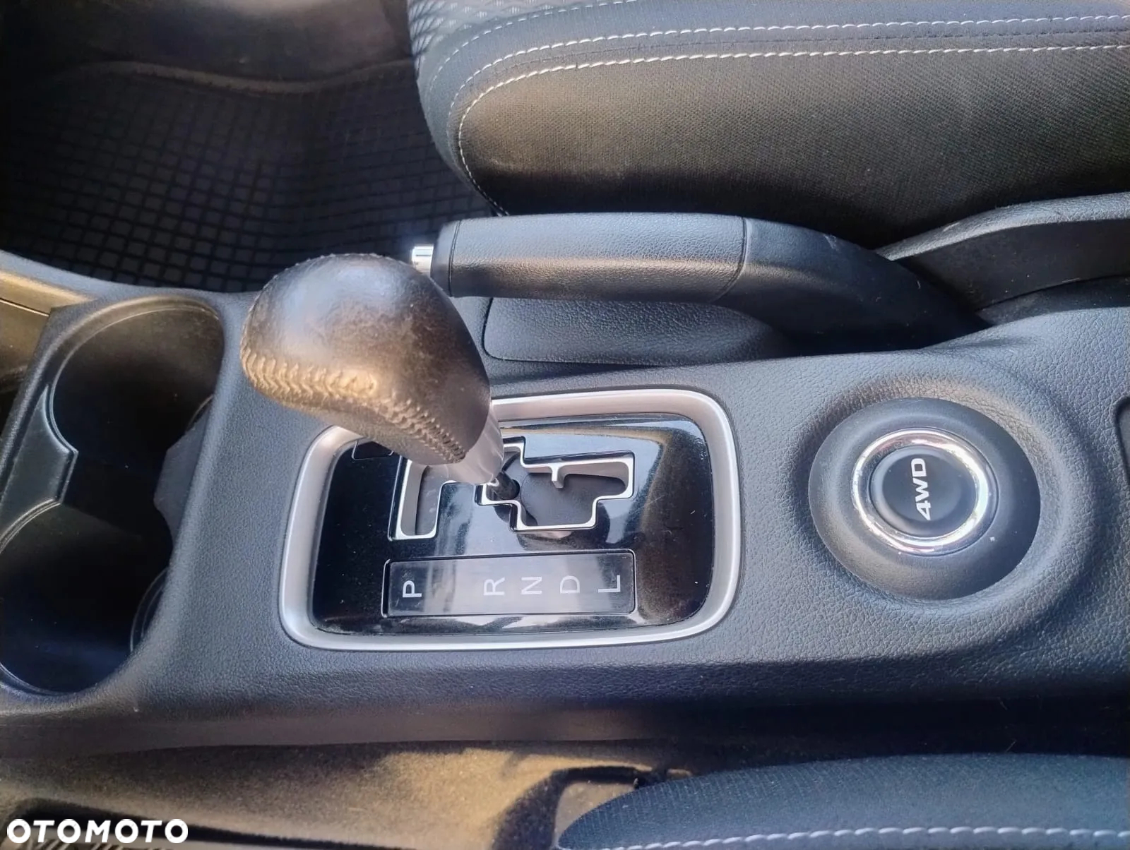 Mitsubishi Outlander 2.0 Intense 4WD CVT - 20